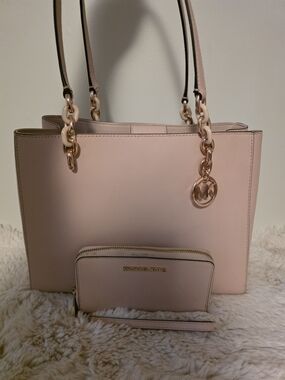 Michael Kors Pale Pink Tote and Wallet Set
